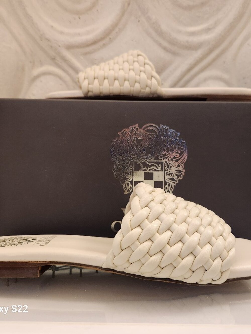 Vince Camuto Arissa Sandals. Leather. Creamy White. NIB. Size 6.5